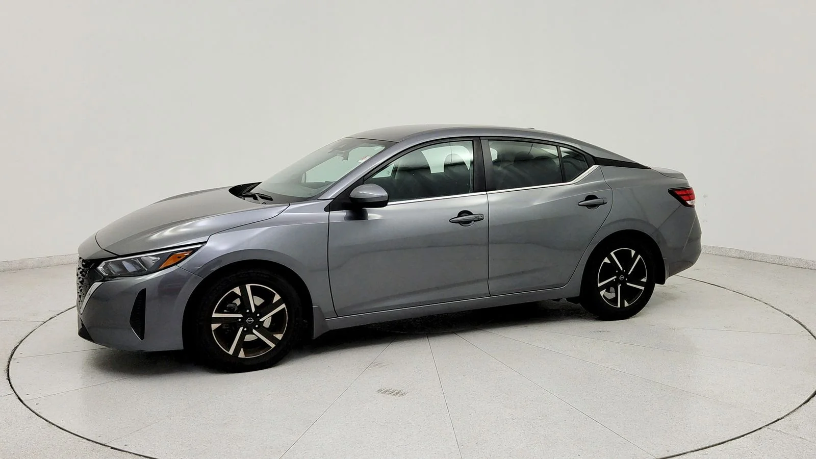 Used 2024 Gray Nissan SV image 3