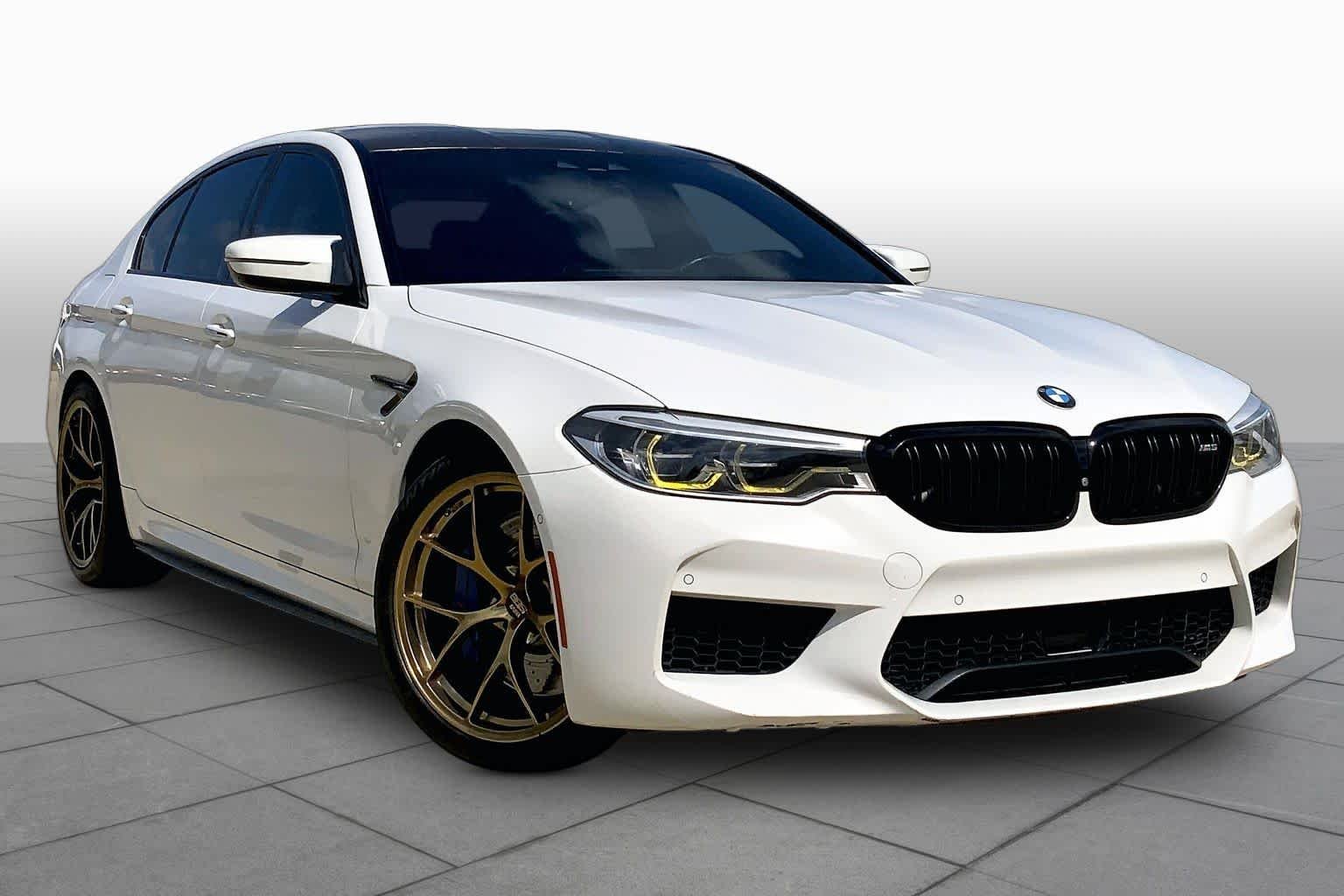 Used 2018 Alpine White BMW  image 3