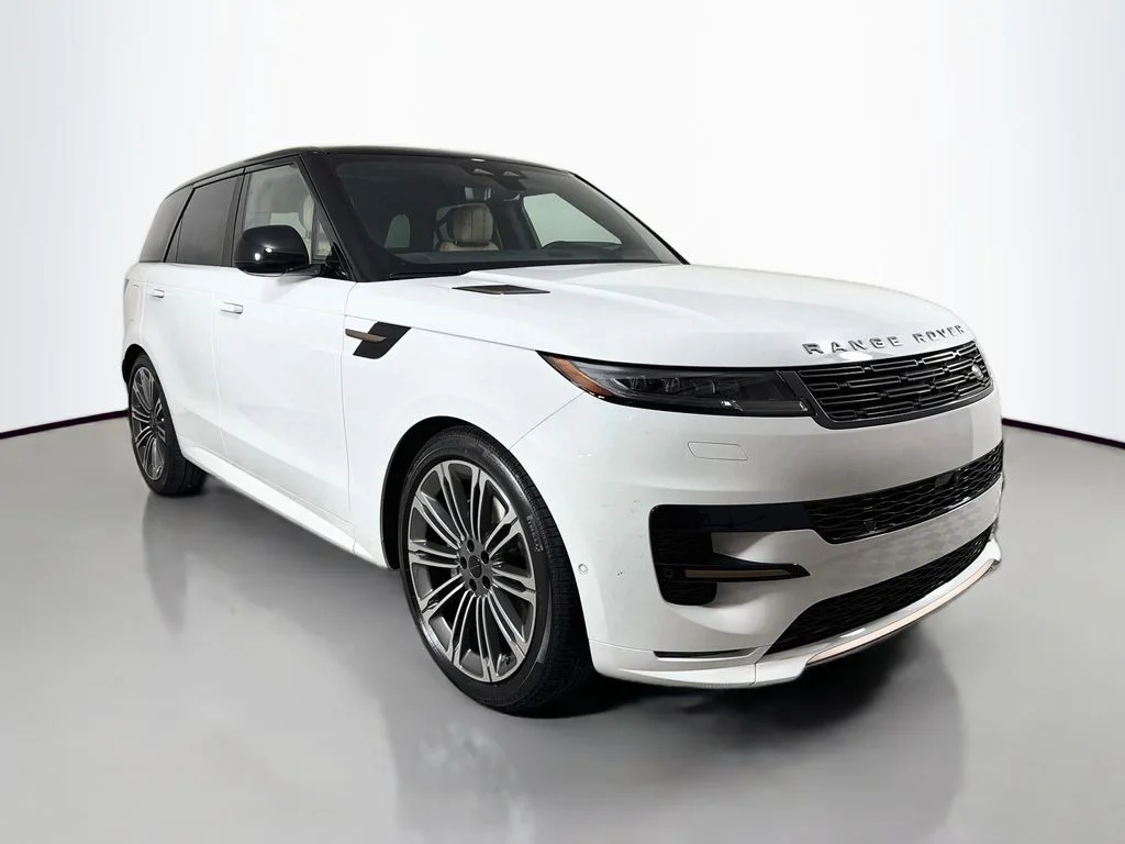 New 2026 Fuji White Land Rover Dynamic SE image 3