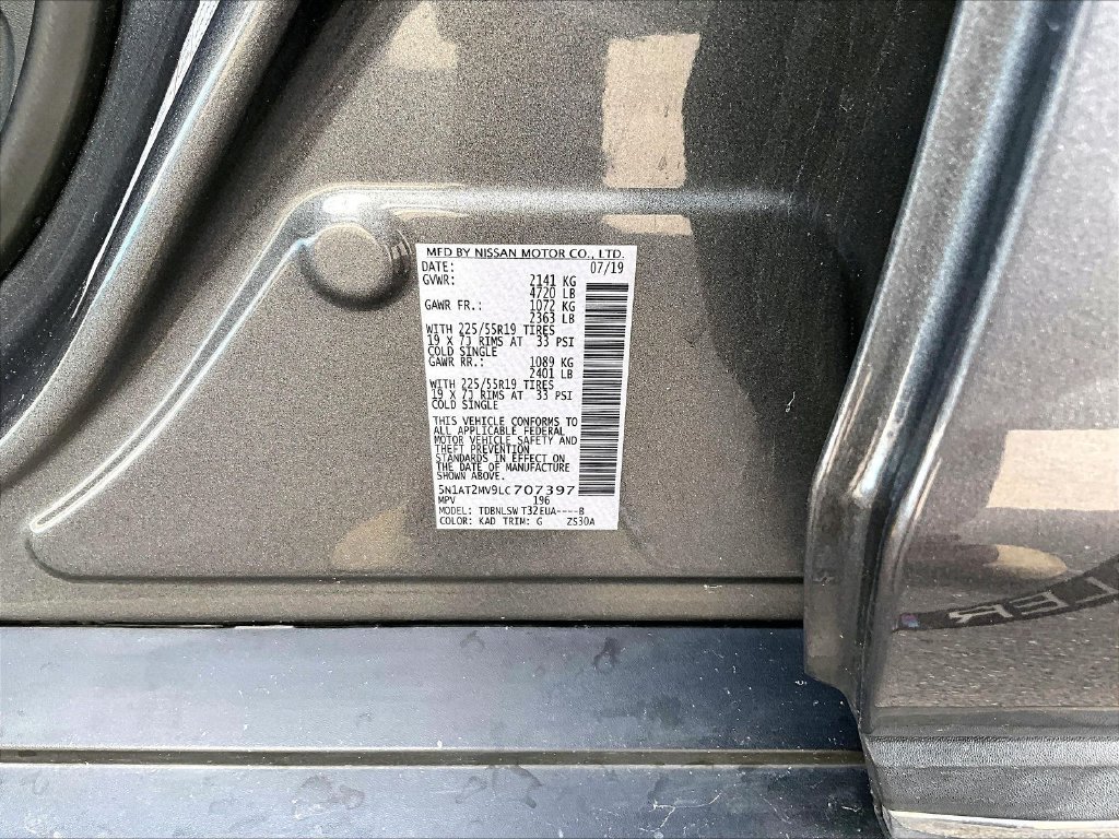 Used 2020 Gray Nissan SL image 29