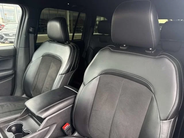 Used 2024 Gray Jeep Altitude image 44