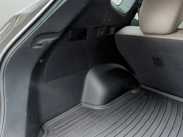 Used 2017 Gray Hyundai 2.4 Base image 39