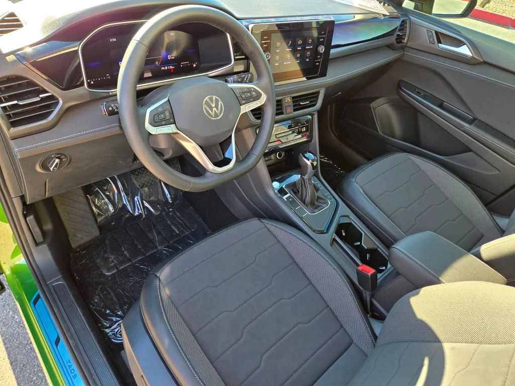 New 2026 Green Volkswagen 1.5T SE Black image 9