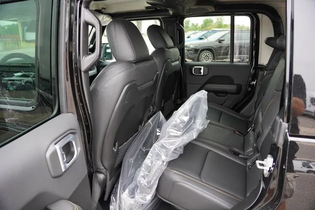 New 2026 Black Clear-Coat Exterior Paint Jeep Sahara image 11