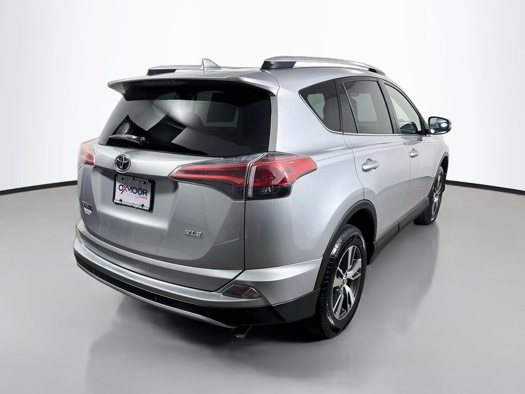 Used 2016 Silver Sky Metallic Toyota XLE image 7