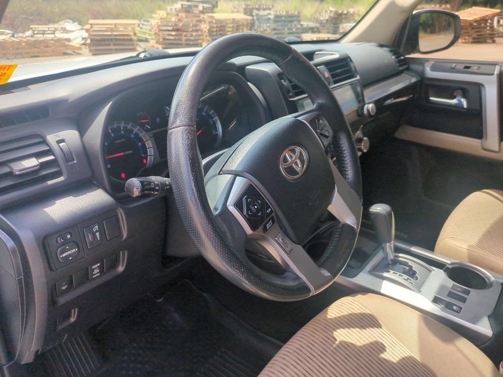 Used 2017 Super White Toyota SR5 image 18