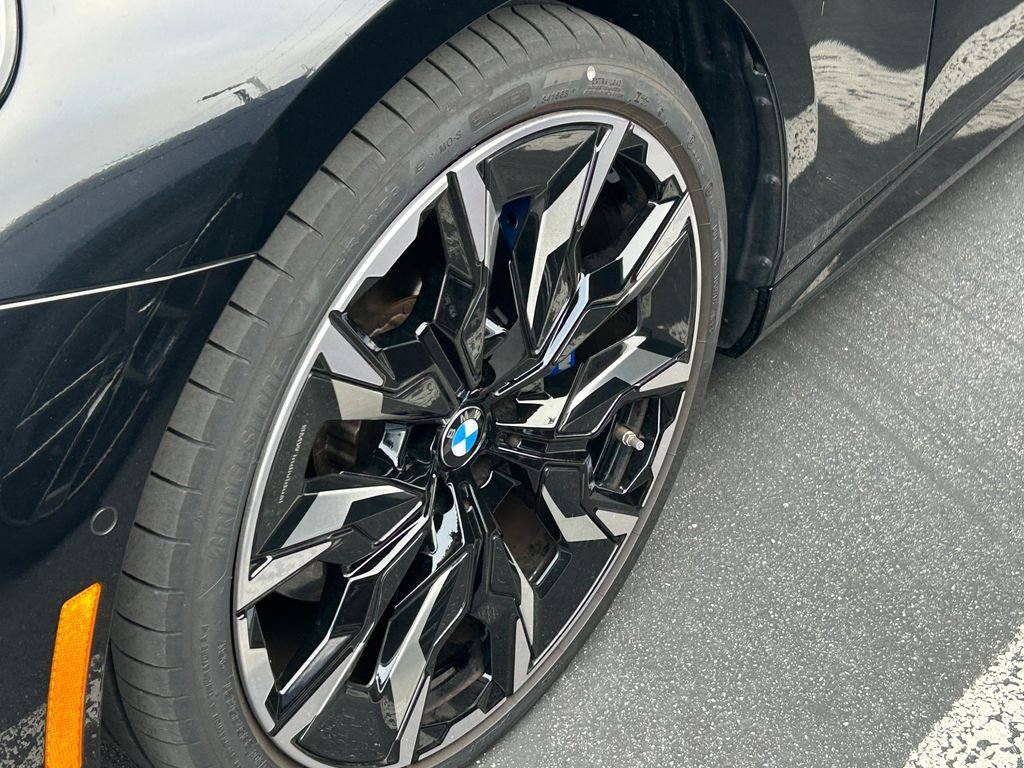 Used 2026 Black Sapphire Metallic BMW 540i xDrive image 3