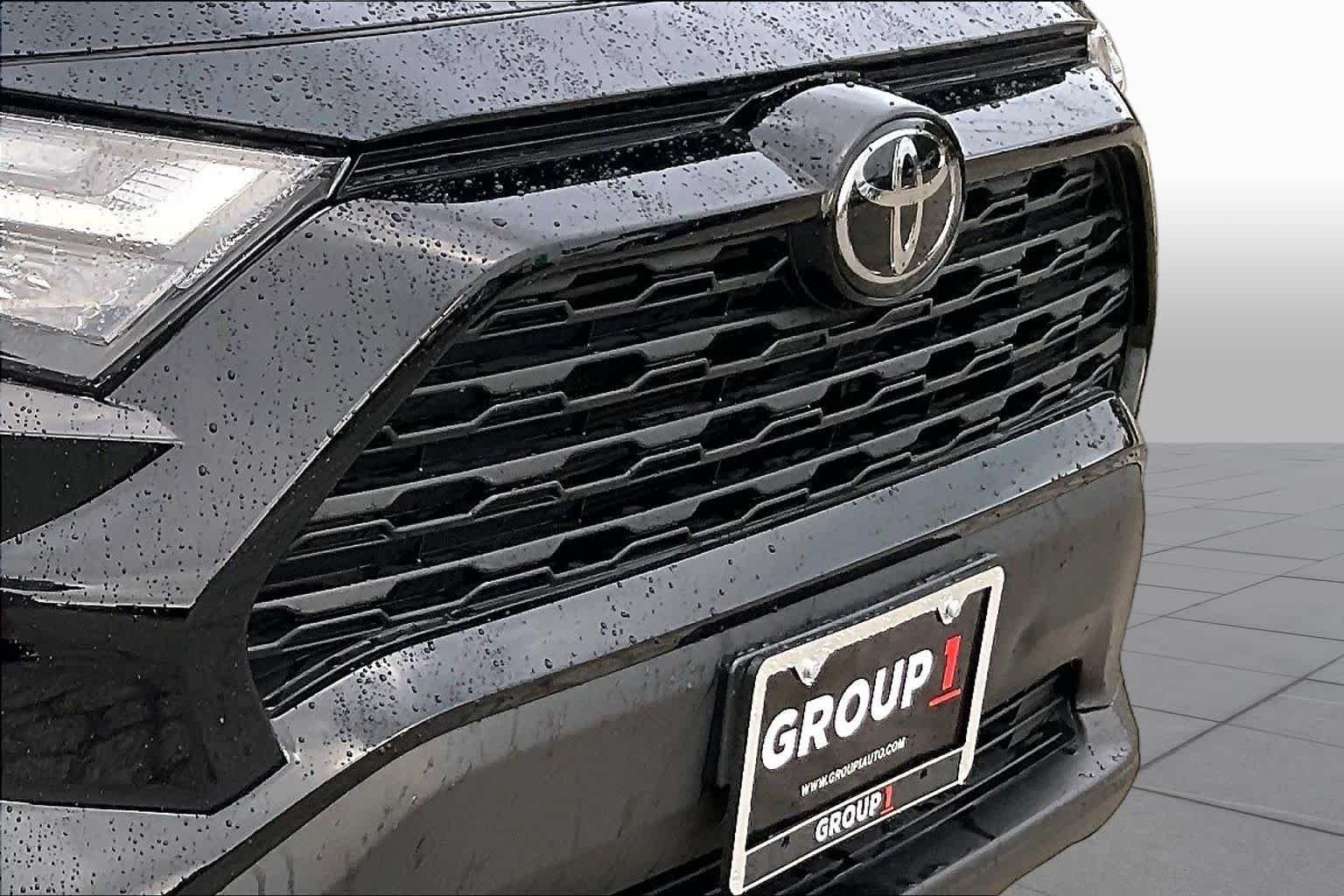 Used 2025 Midnight Black Metallic Toyota LE image 29