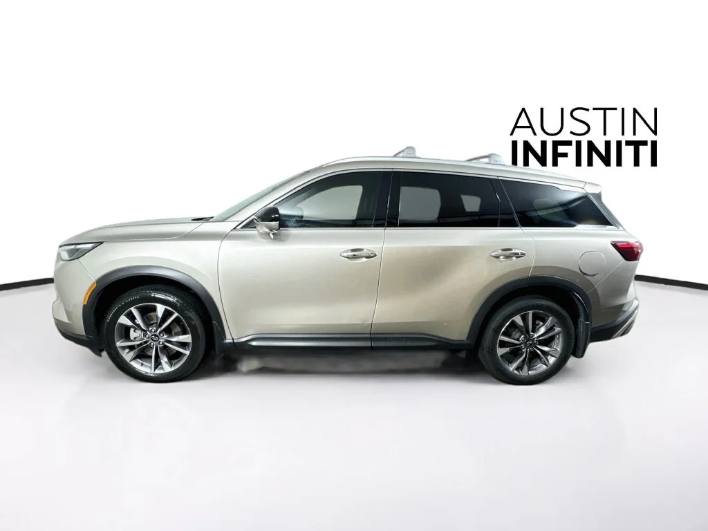 Certified Used 2024 Silver INFINITI LUXE image 6