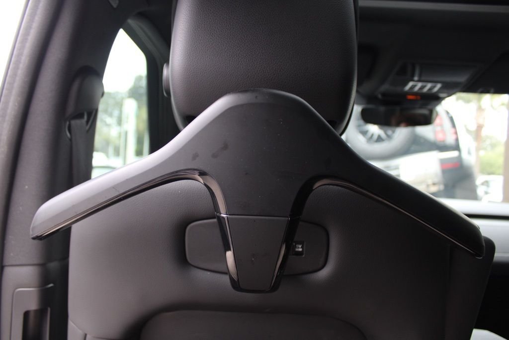 Used 2025 Blue Land Rover Dynamic SE image 31