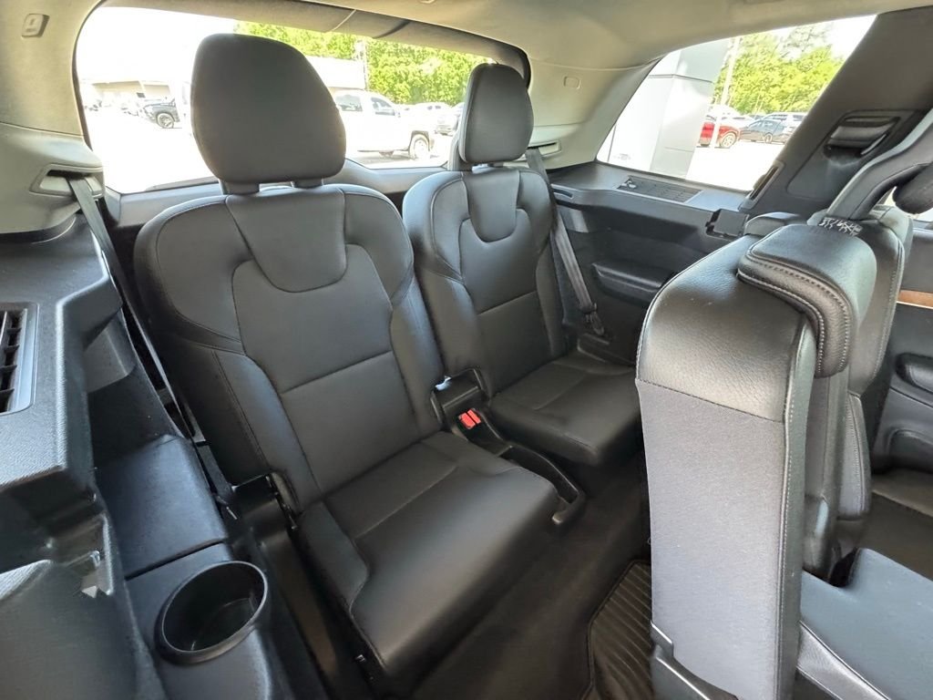 Used 2021  Volvo T6 Momentum image 26