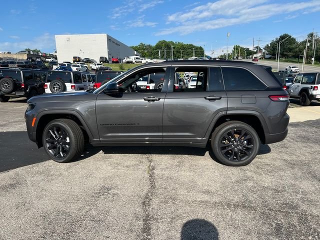 New 2026 Baltic Gray Metallic Clear-Coat Exterior Paint Jeep Limited Reserve image 11