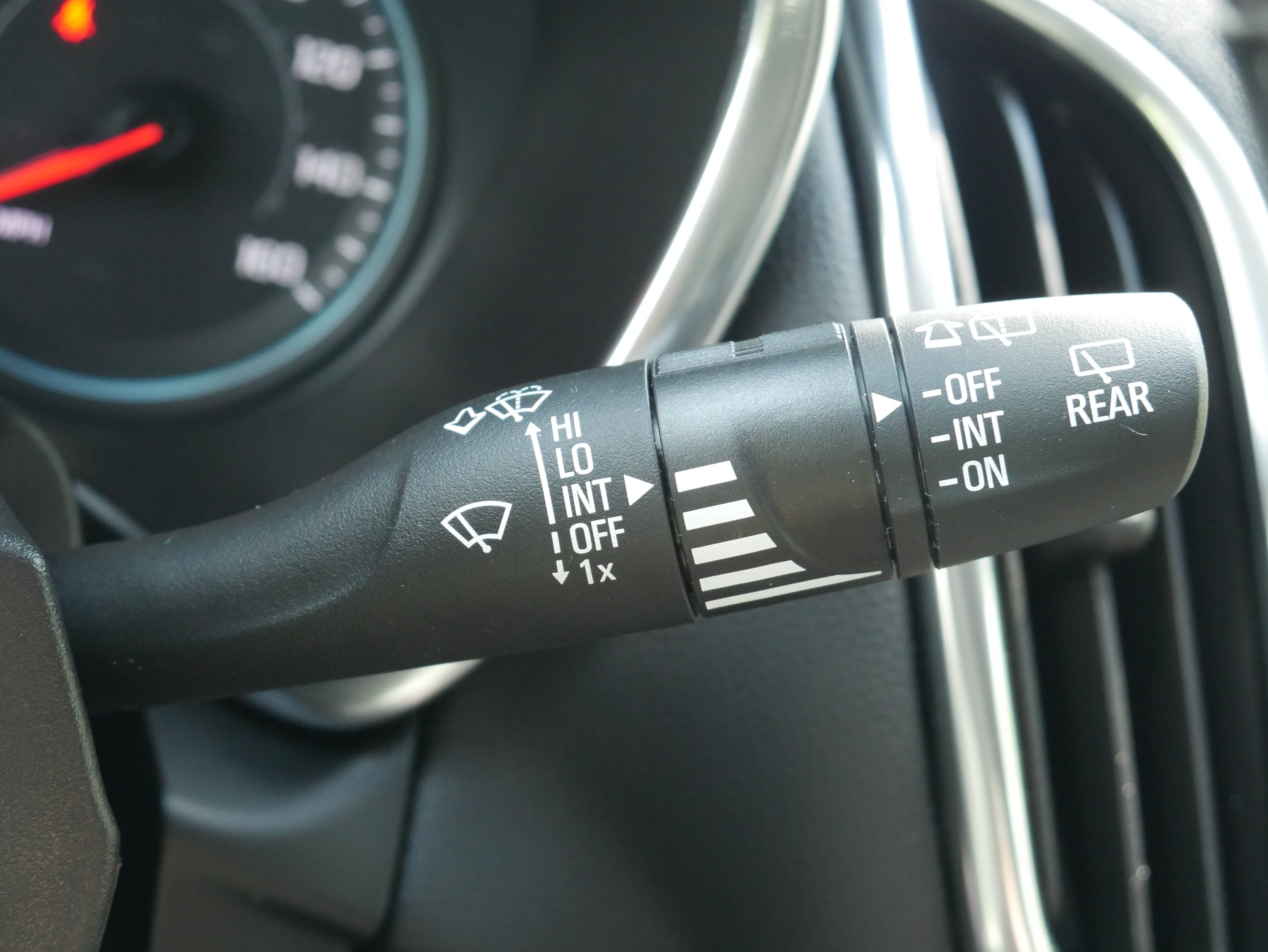 Used 2024 Summit White Chevrolet LT image 26