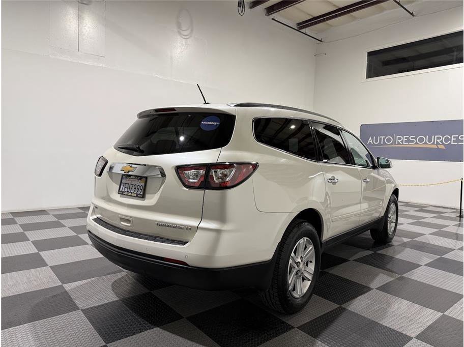 2014 Chevrolet Traverse 1LT photo 4