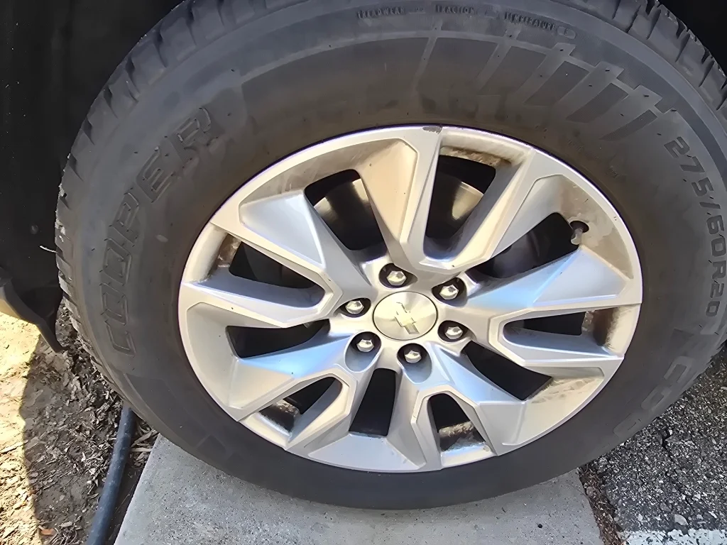 Used 2019 Northsky Blue Metallic Chevrolet Custom image 19