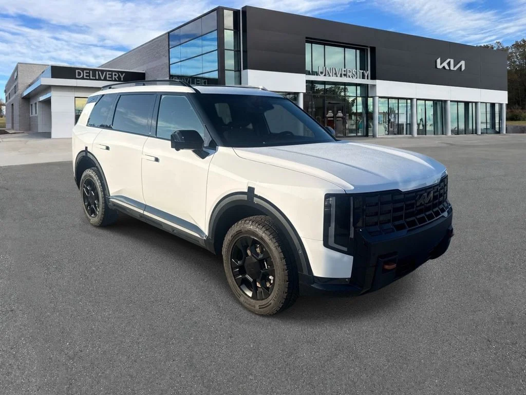 Used 2027 White Kia X-Pro SX-Prestige image 1