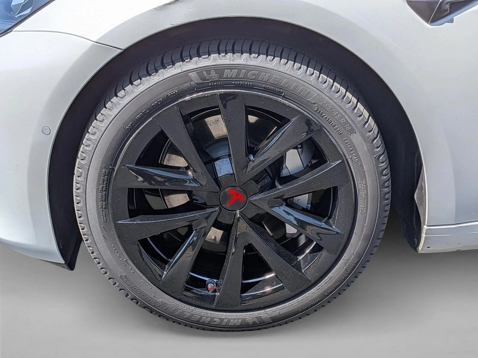 Used 2022 Pearl White Multi-Coat Tesla Long Range image 23