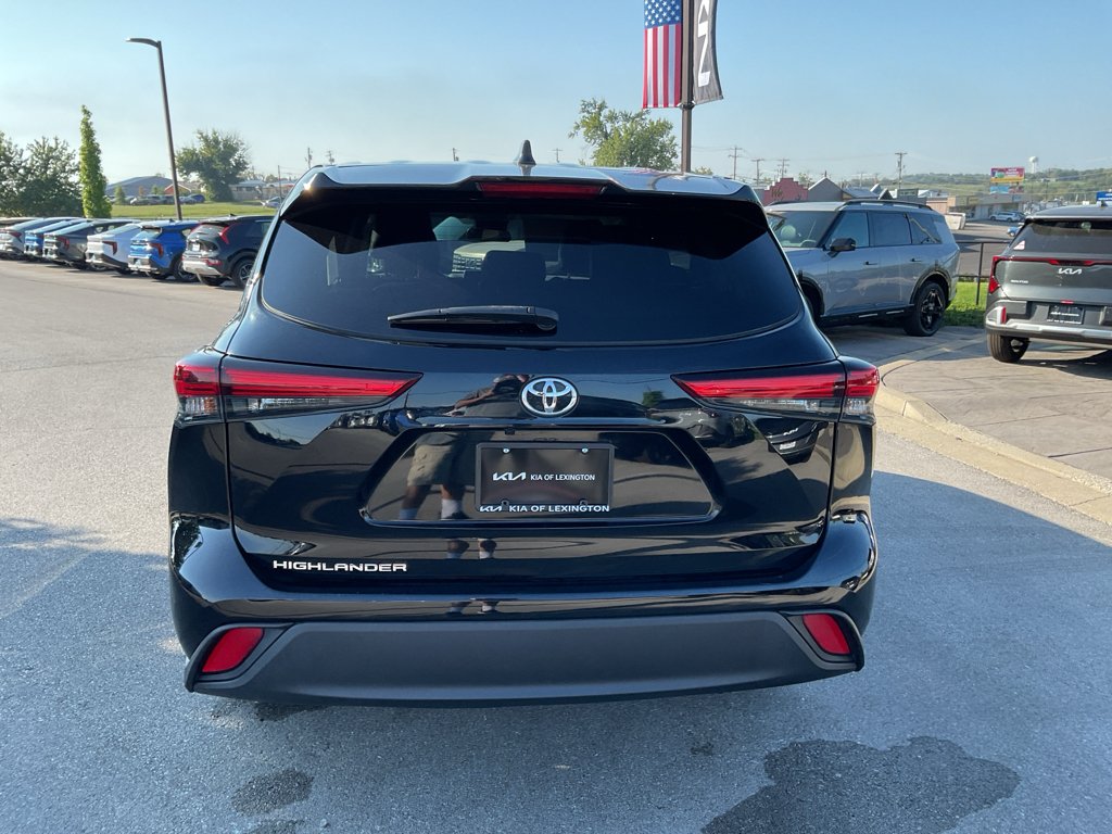 Used 2023 Midnight Black Metallic Toyota L image 8