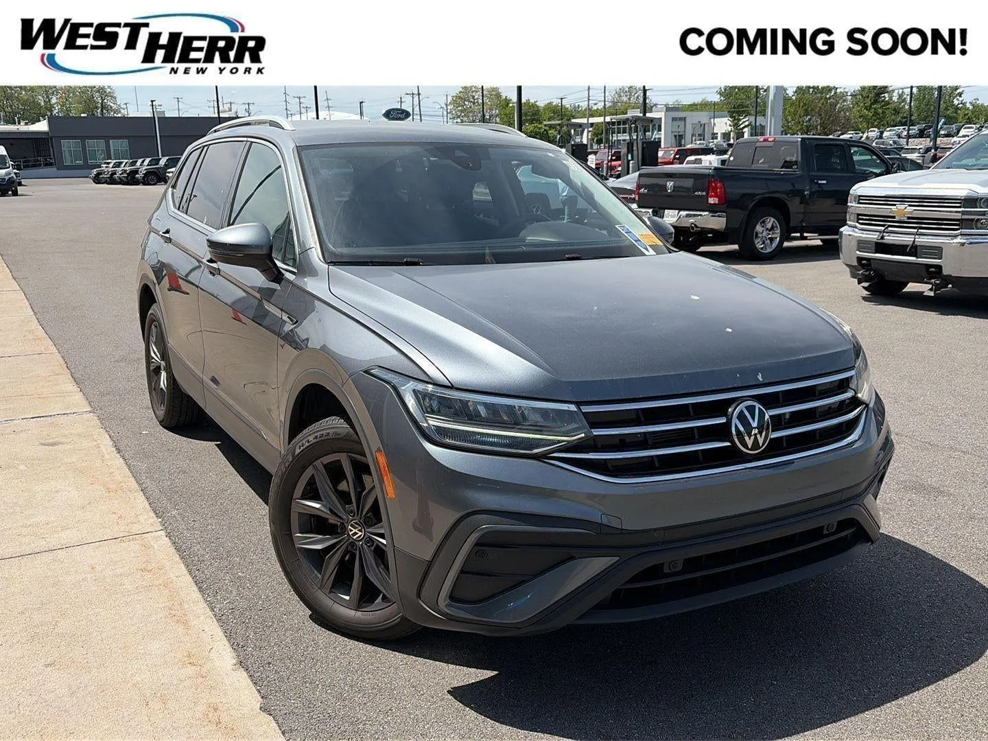 Used 2023 Platinum Gray Metallic Volkswagen SE image 59