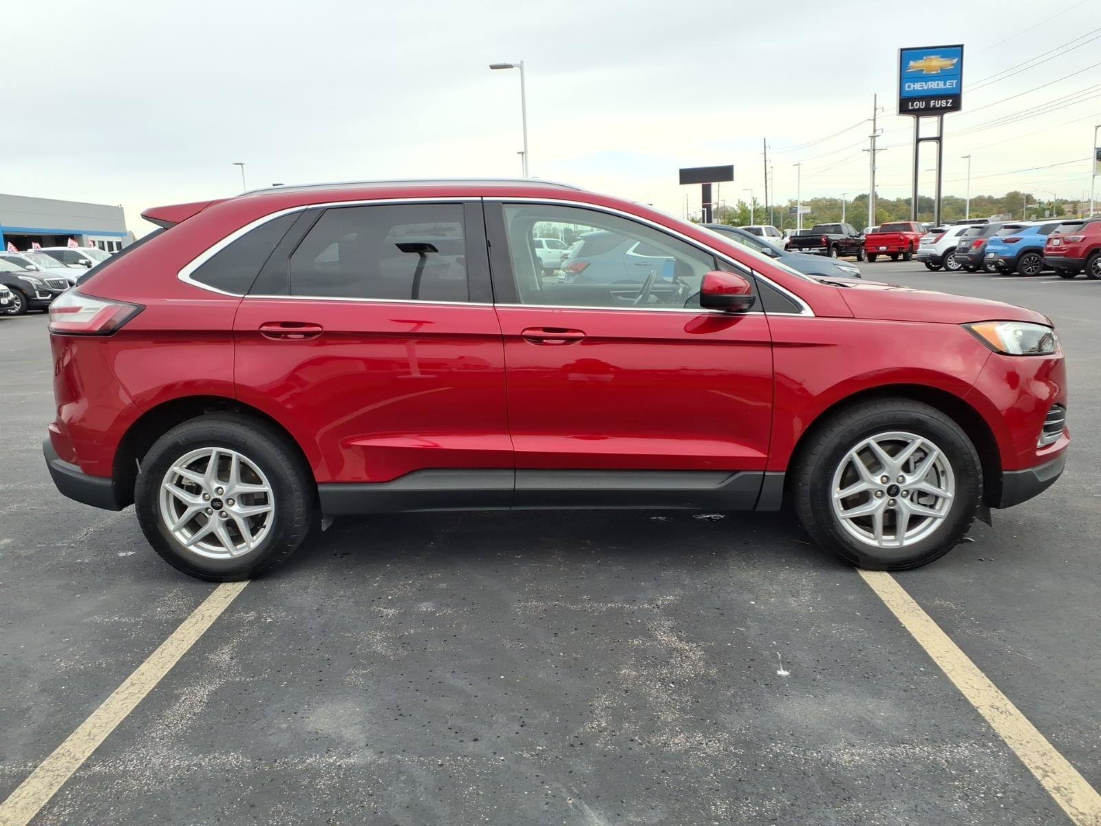 Used 2023  Ford SEL image 27