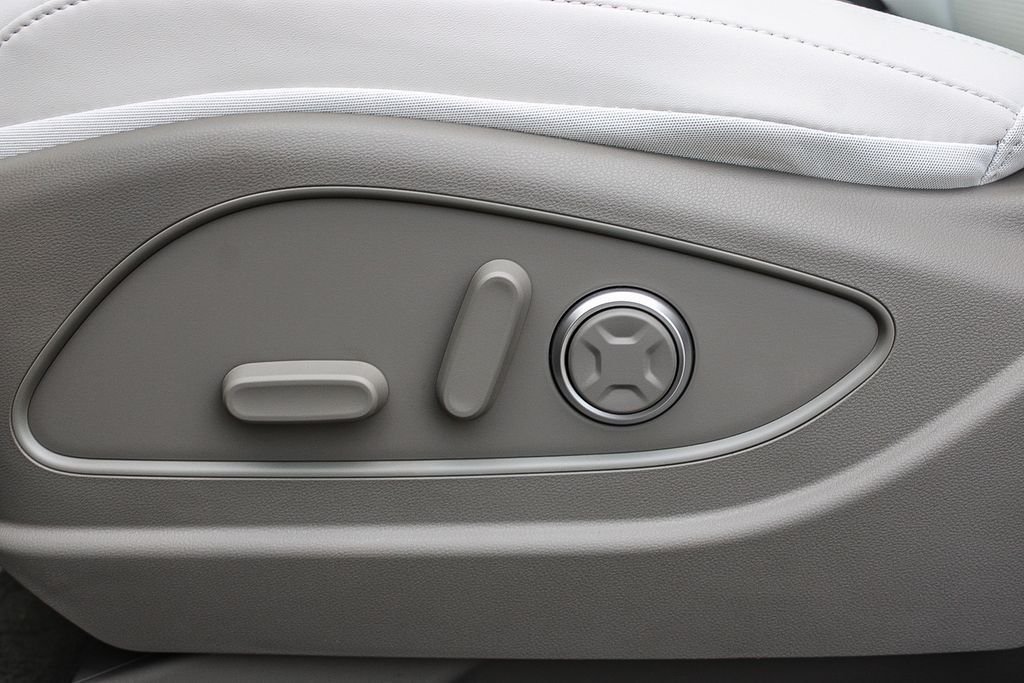 New 2026 Green Hyundai SEL Premium image 24