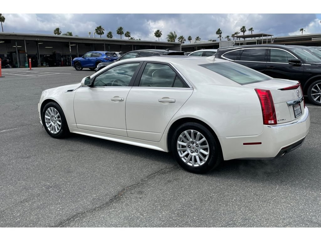 Used 2013 White Diamond Tricoat Cadillac Luxury image 3