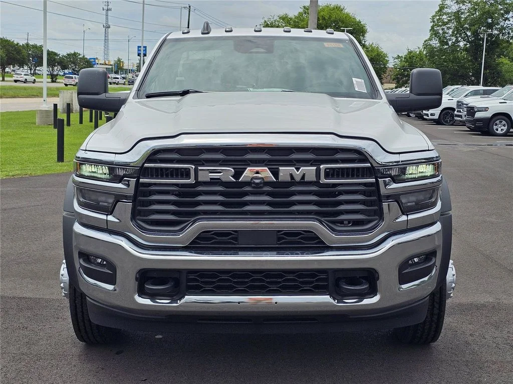 New 2026 Bright White Clearcoat RAM Tradesman image 2