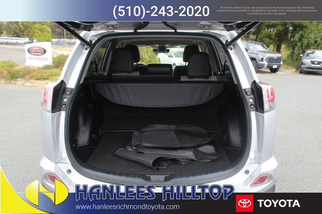 Used 2016  Toyota Limited image 10