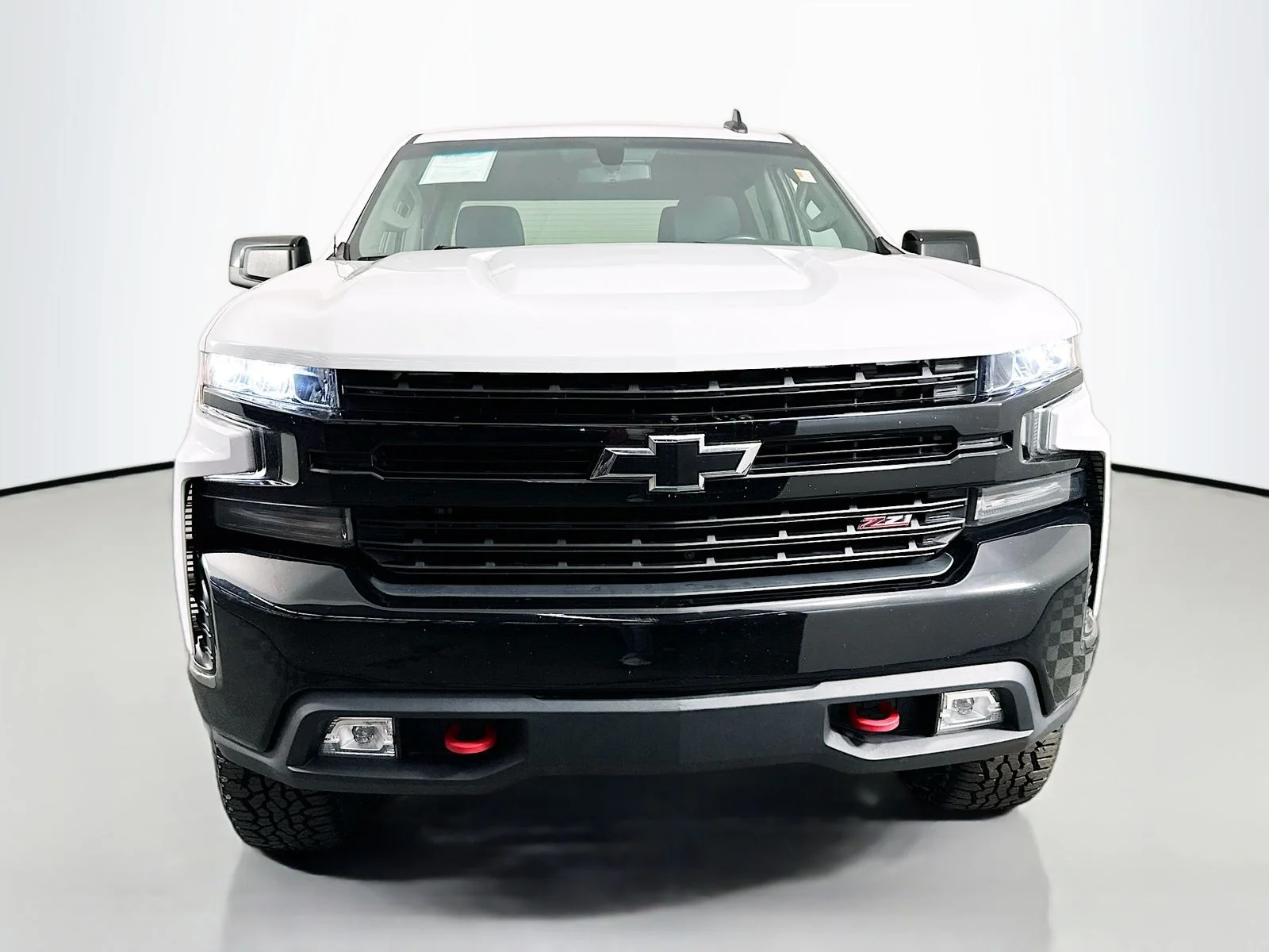 Used 2019 Summit White Chevrolet LT Trail Boss image 2