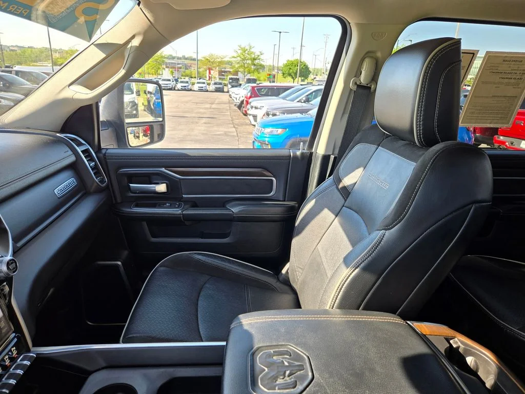 Used 2023 Silver Ram Laramie image 28