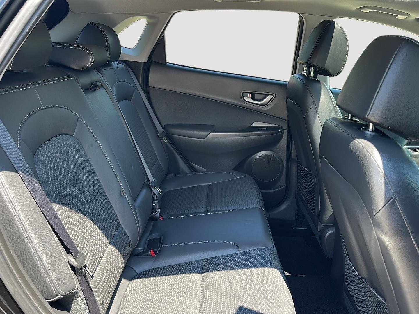 Used 2020 Ultra Black Hyundai Limited image 14