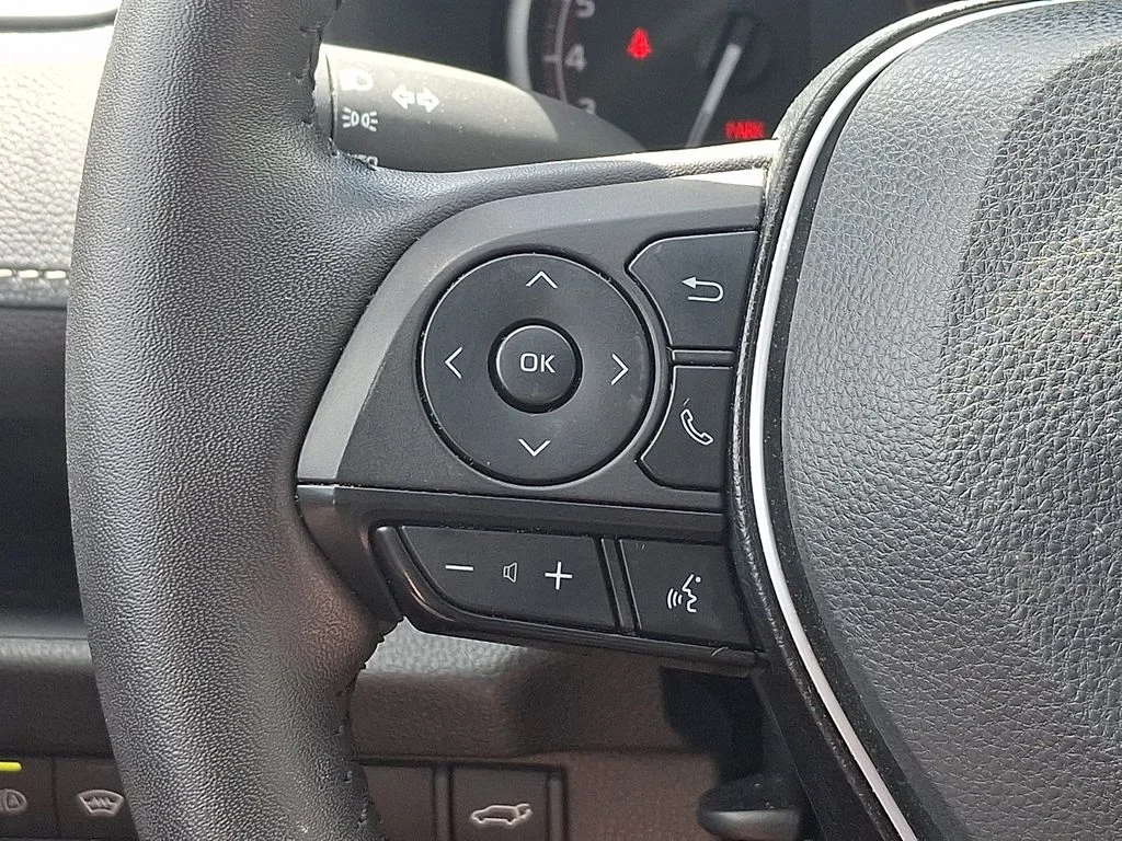 2025 Toyota RAV4 XLE - Photo 21