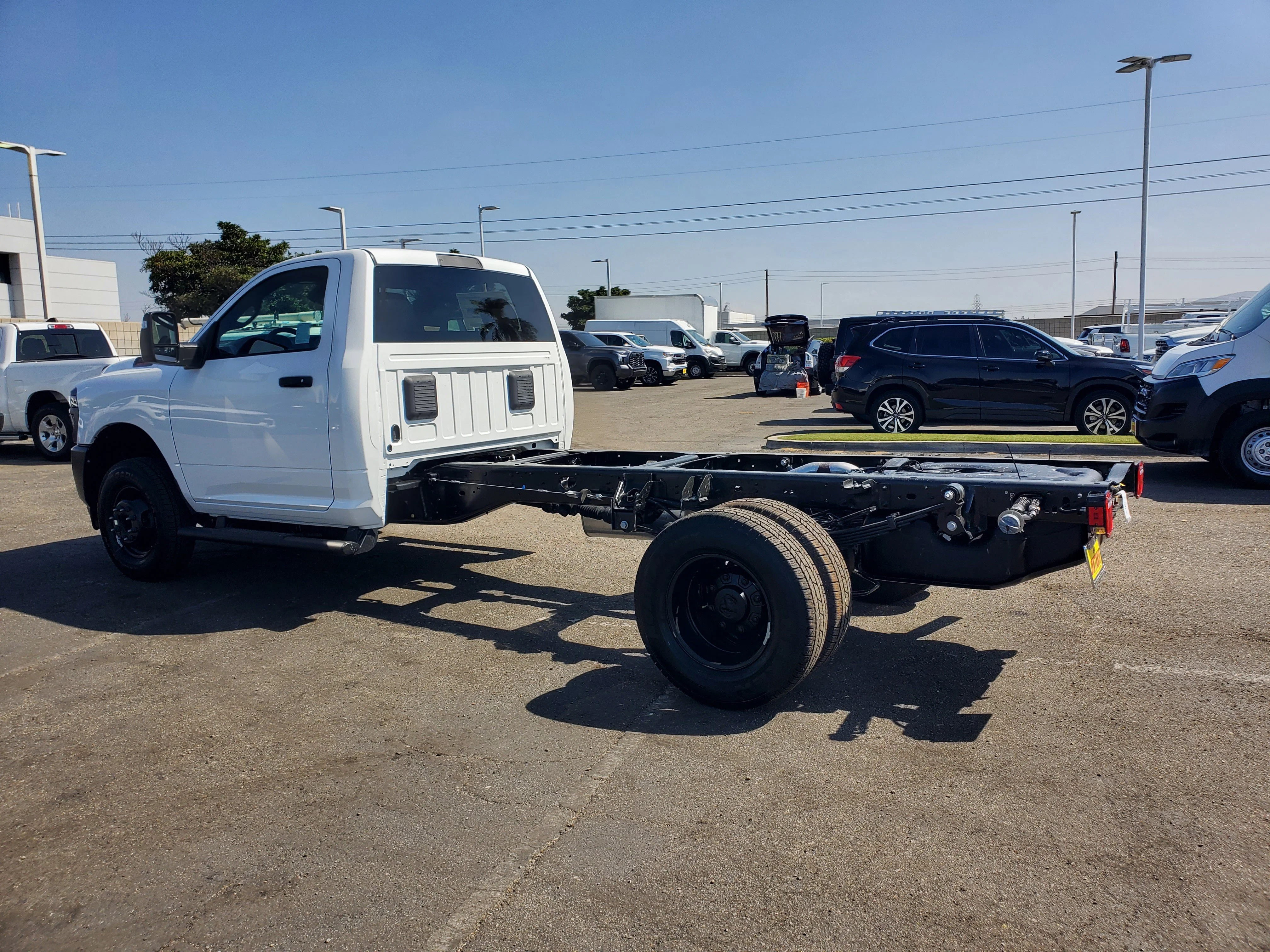 New 2026 Bright White Clear-Coat Exterior Paint RAM Tradesman image 6