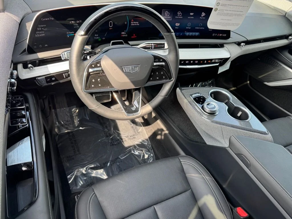 Used 2025 Red Cadillac Sport 2 image 22