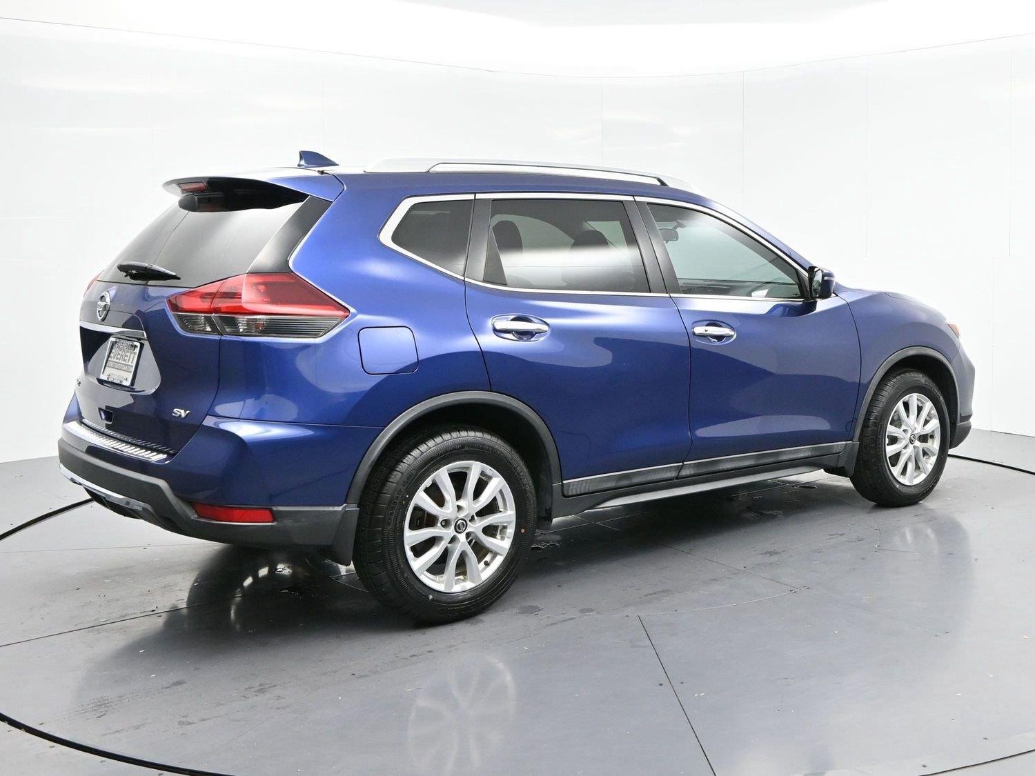Used 2018 Caspian Blue Nissan SV image 7