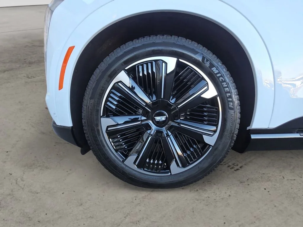 Used 2025 Summit White Cadillac Sport 2 image 14