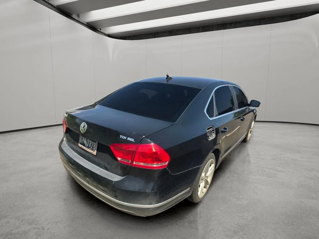 Used 2013 Black Volkswagen TDI SEL Premium image 8