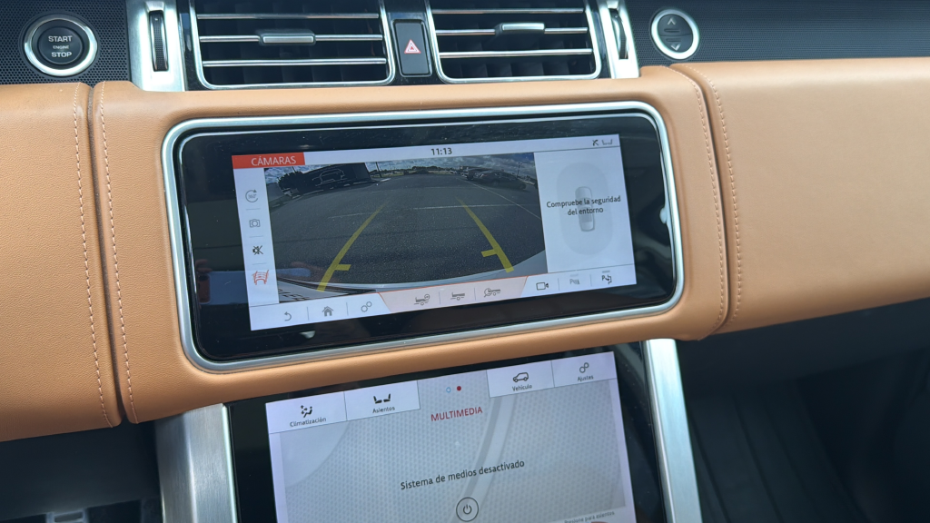 Used 2020  Land Rover Autobiography image 32