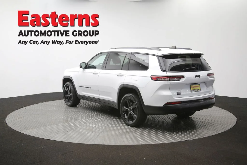 Used 2023 White Jeep Altitude image 66
