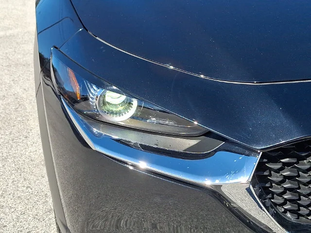Used 2021 Black Mazda Select image 9