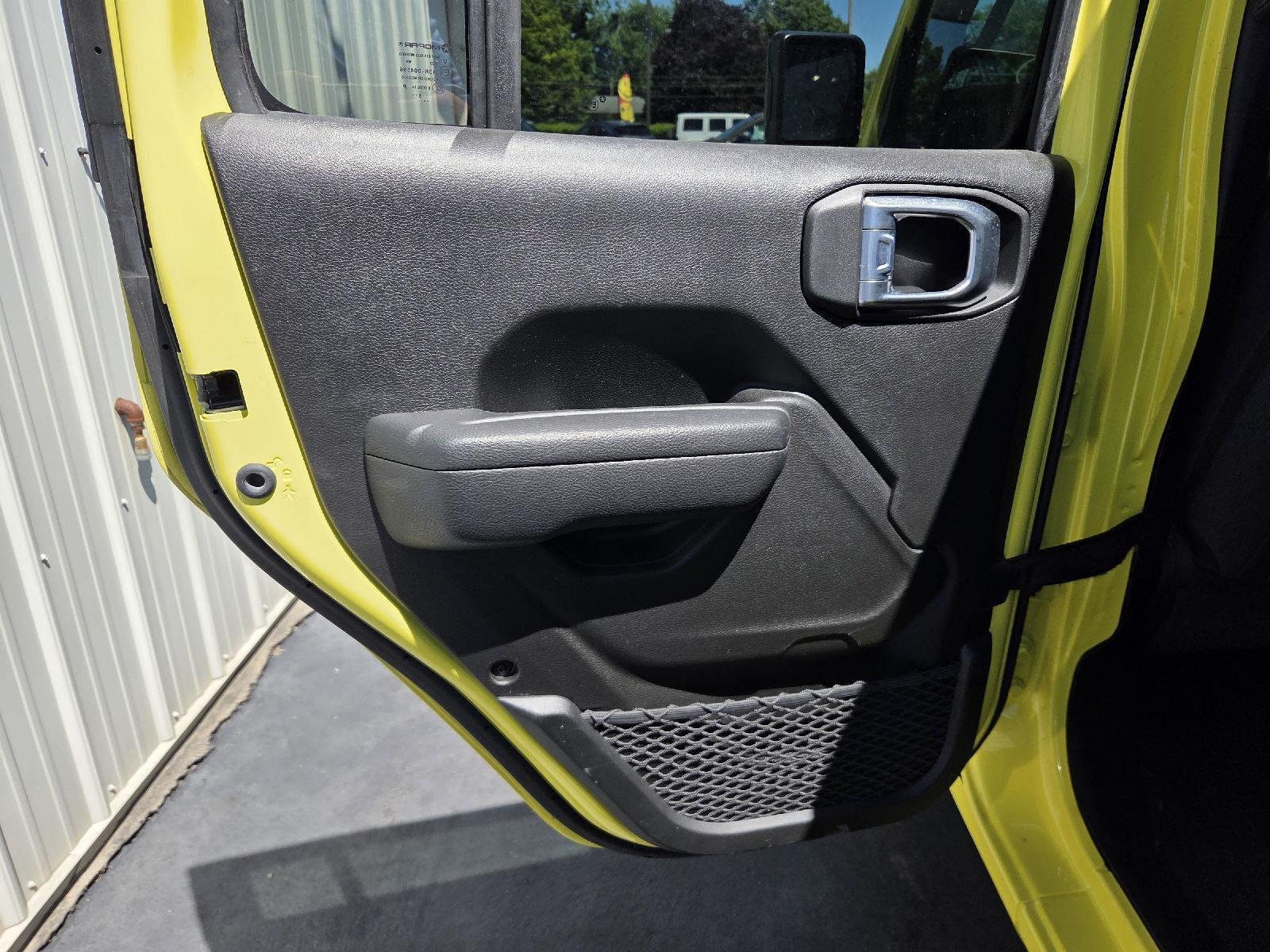 Used 2024 YELLOW JEEP SPOR image 27