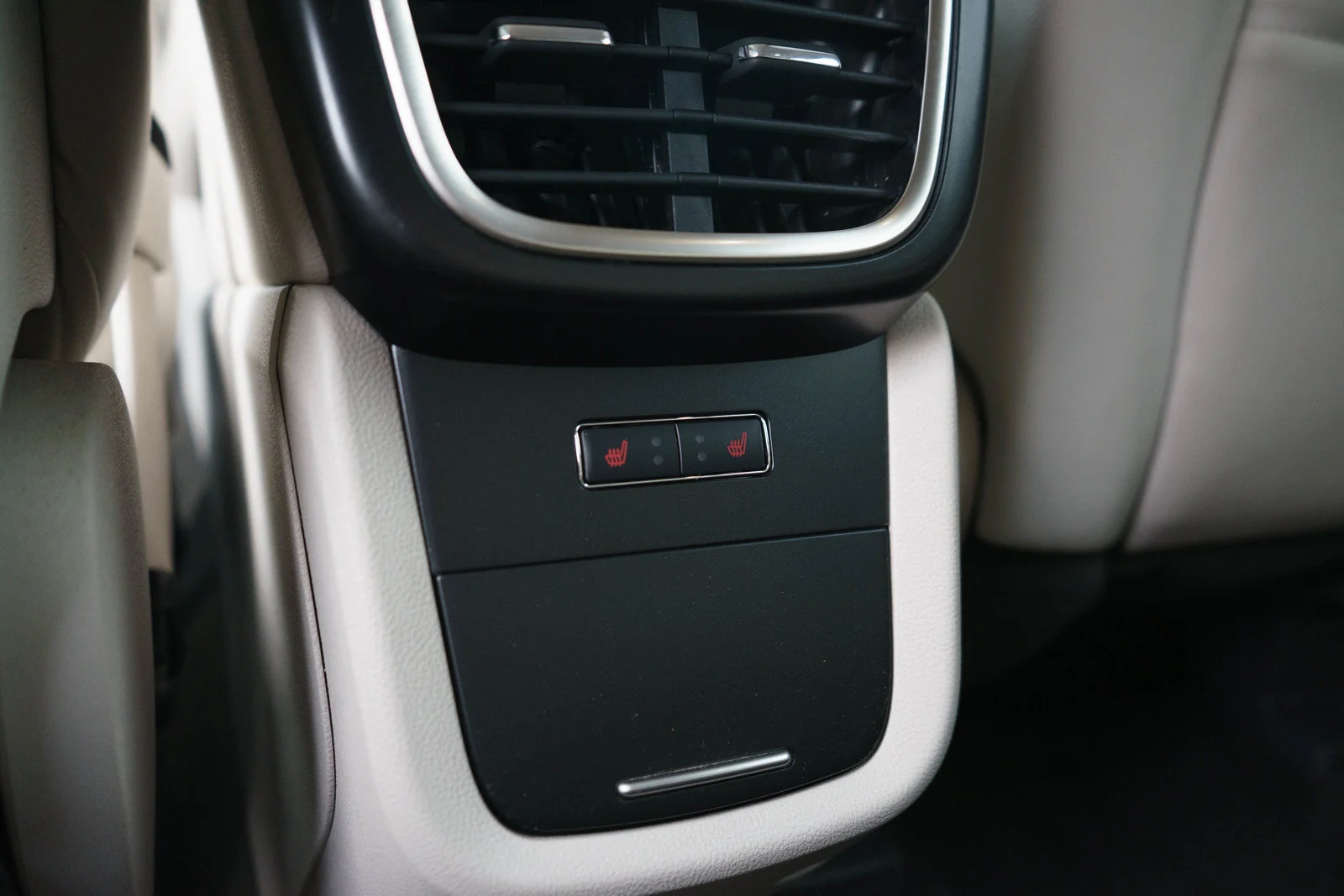 Used 2020 White Lincoln Reserve image 15