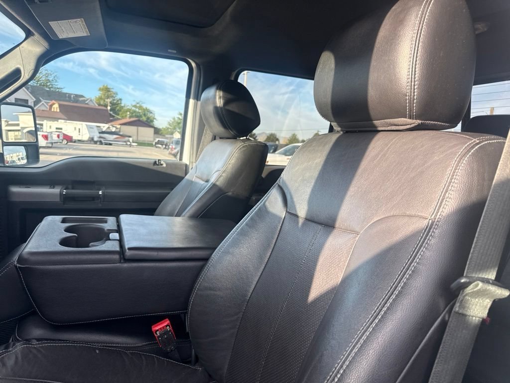Used 2014 Oxford White Ford Lariat image 21