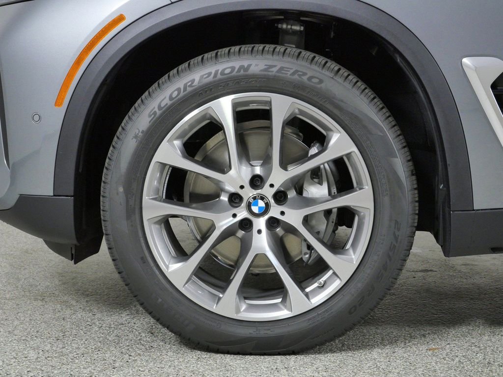 New 2026 Skyscraper Grey Metallic BMW xDrive40i image 16