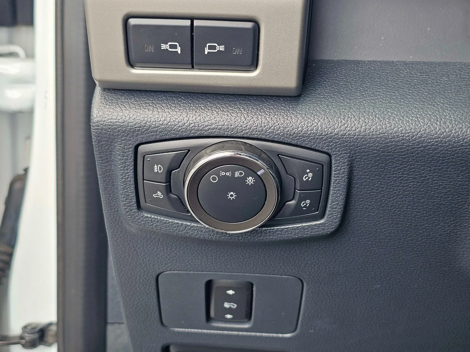 Used 2022 Oxford White Ford LARIAT image 18