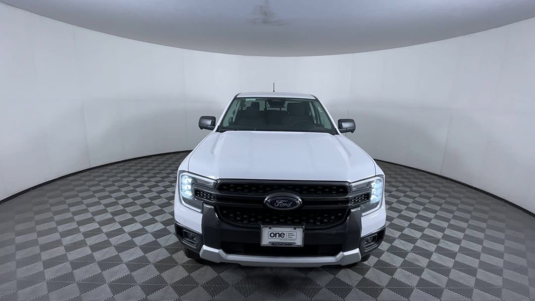 New 2026 Oxford White Ford XLT image 3
