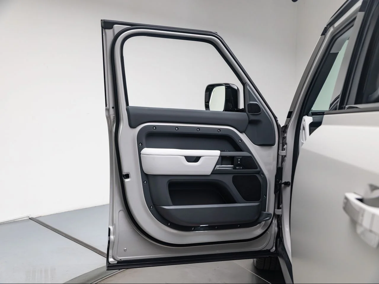 New 2026 Borasco Grey Land Rover P400 X-Dynamic SE image 24