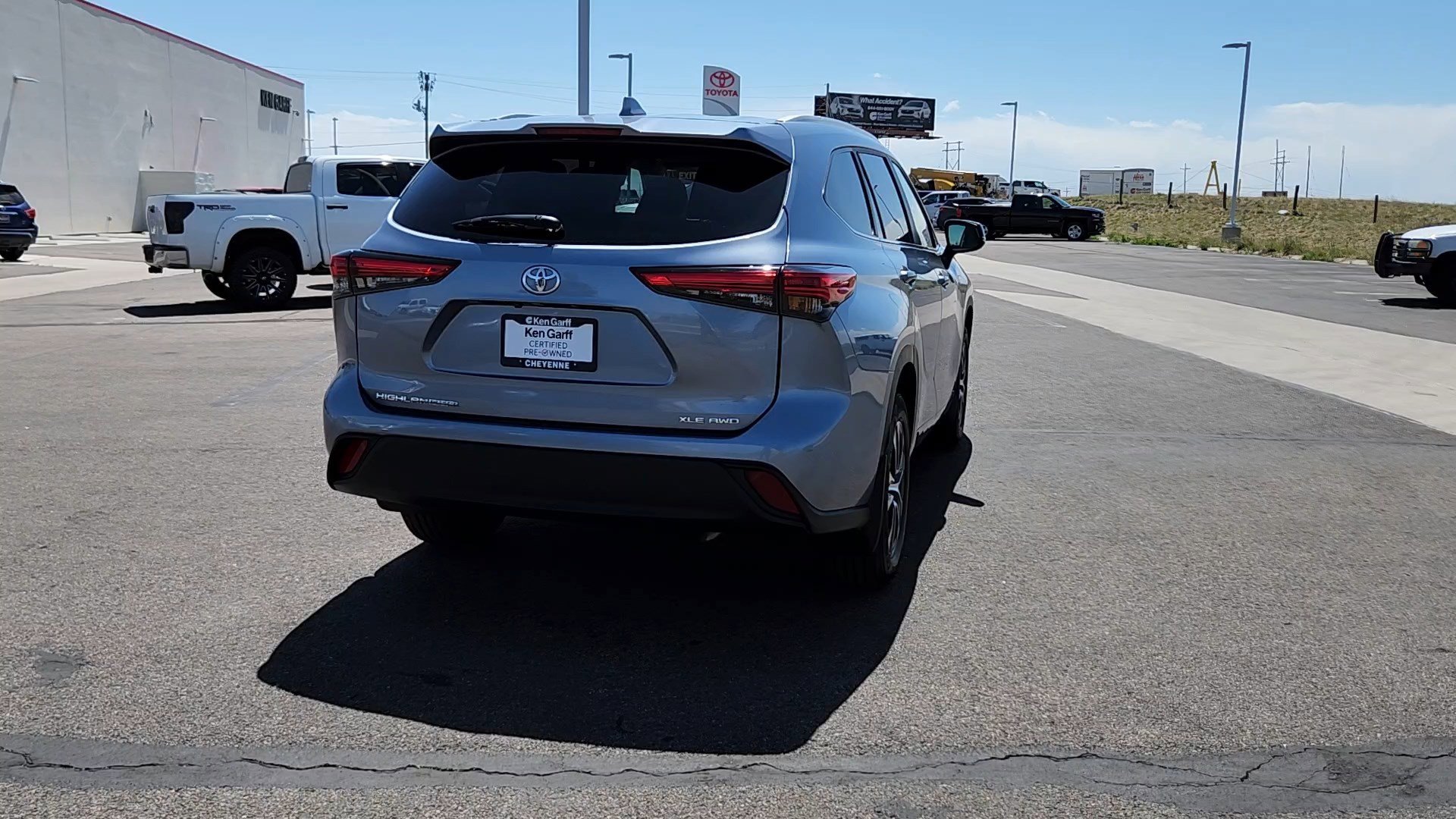Used 2023 Moon Dust Toyota L image 3