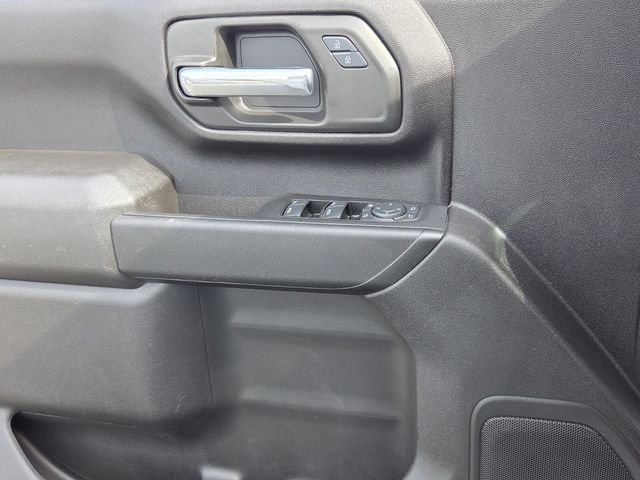 Used 2025 White Chevrolet Custom image 25