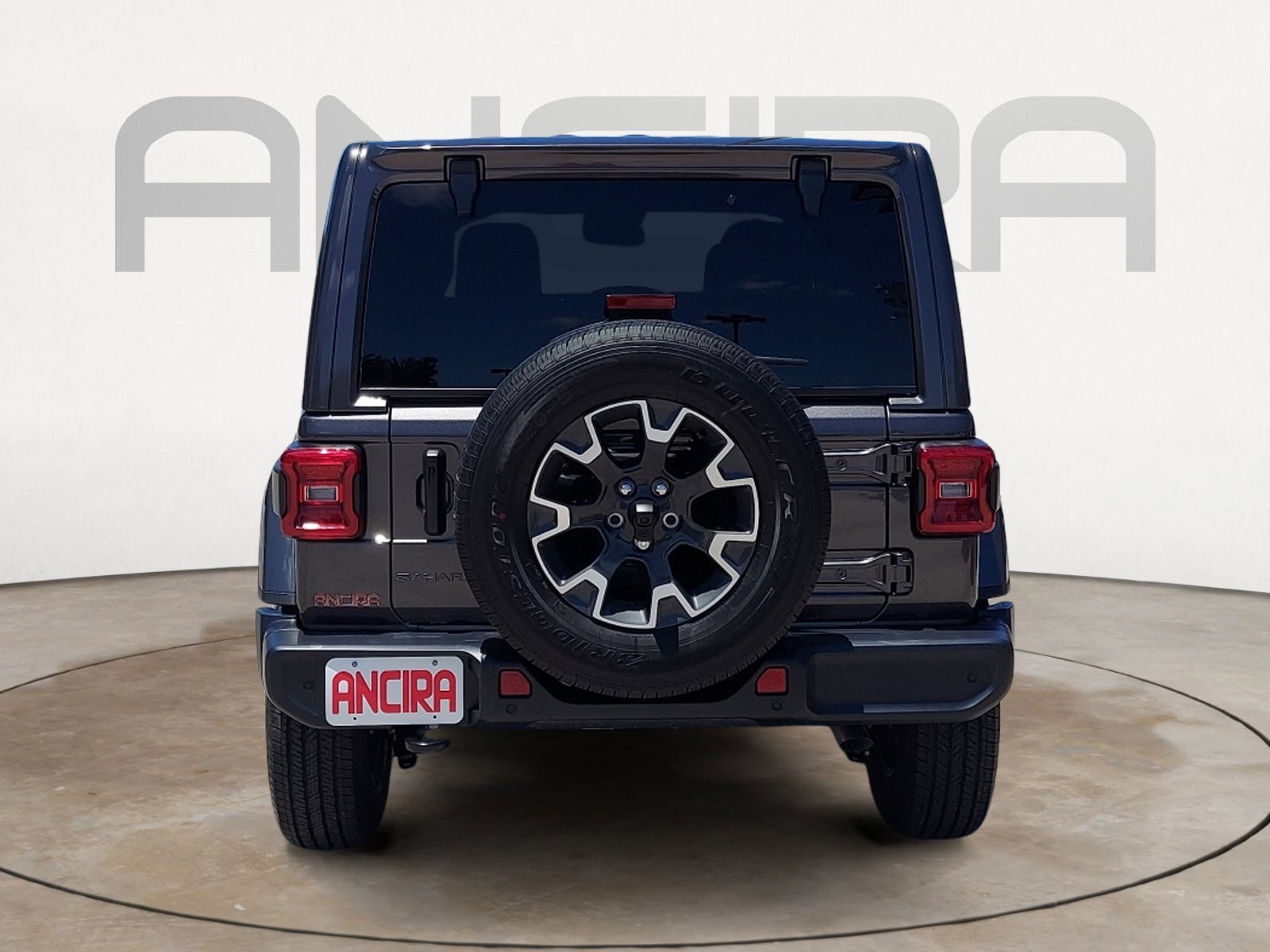 New 2026 Granite Crystal Metallic Clearcoat Jeep Sahara image 9